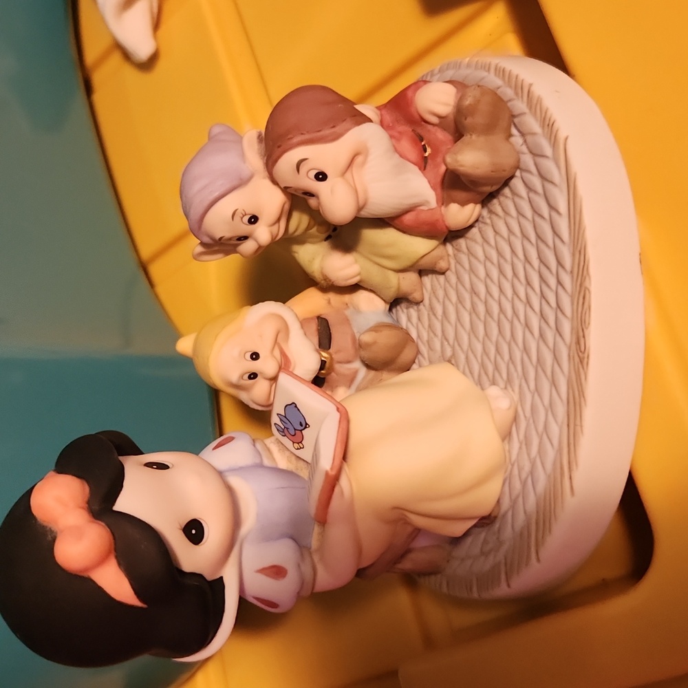 Precious Moments Snow White